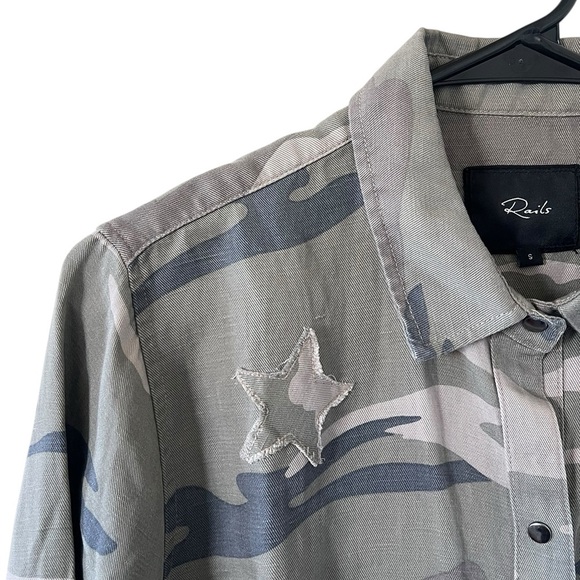 Rails Marcel Camo with Stars Snap Button Down - Picture 5 of 8